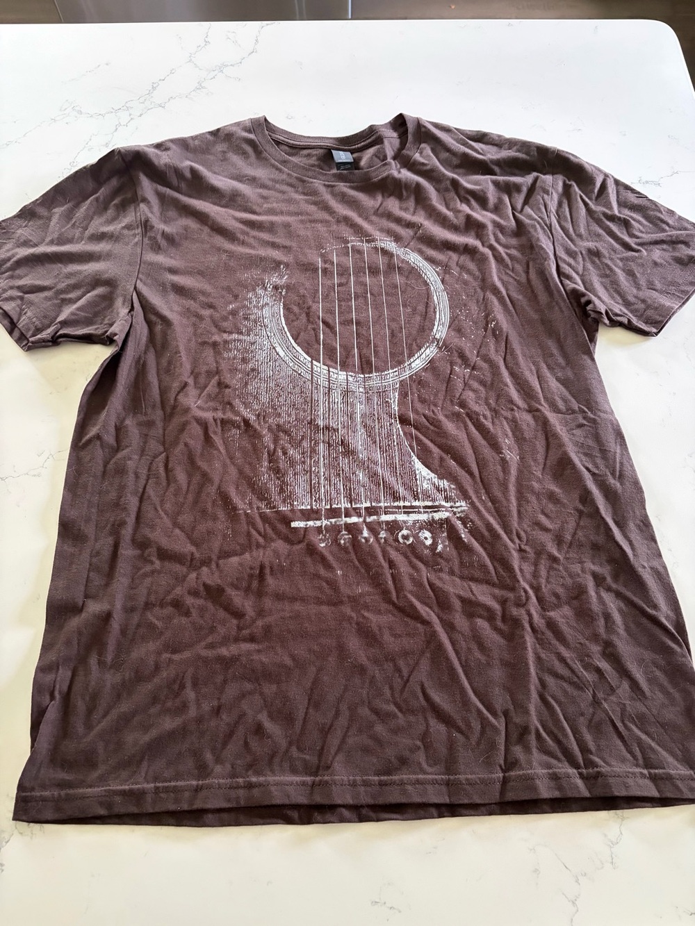 Gildan Brown Short Sleeve Tee with White Guitar Graphic - Men’s Large